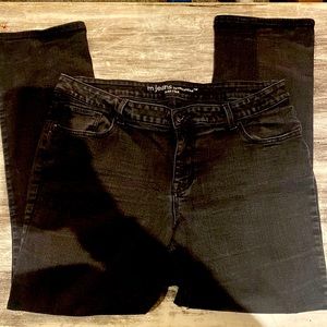 Size 20W Maurice’s straight legged jeans. Never worn!!